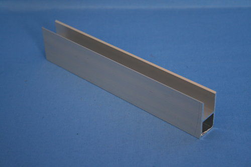 Aluminium Vierkant Rohr 20x20x1,5mm - blank - mit 16er Steg